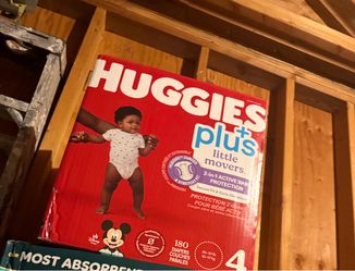 HUGGIES plus little • CURVED movers. 2-in-1 ACTIVE BAB PROTECTION Secure Fit & Extra Abs orber PROTECTION 2 dans POUR BÉBÉ ACTIF Coupe süre et extra-a