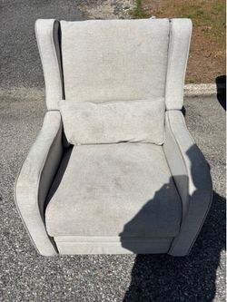 🪑 Comfortable Rocking Recliner Chair – Neutral Color