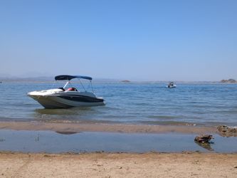 2008 Bayliner 237 deck boat