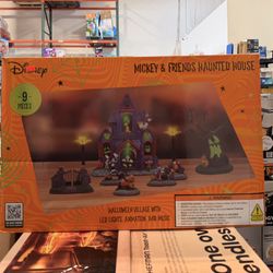 Disney Mickey And Friends Haunted House 9 Piece Set Brand New In Box