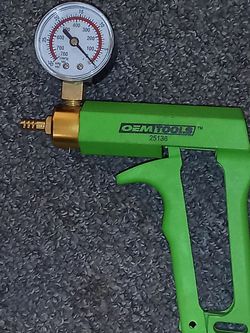OEM Tools Vacuum Pump with Gauge
