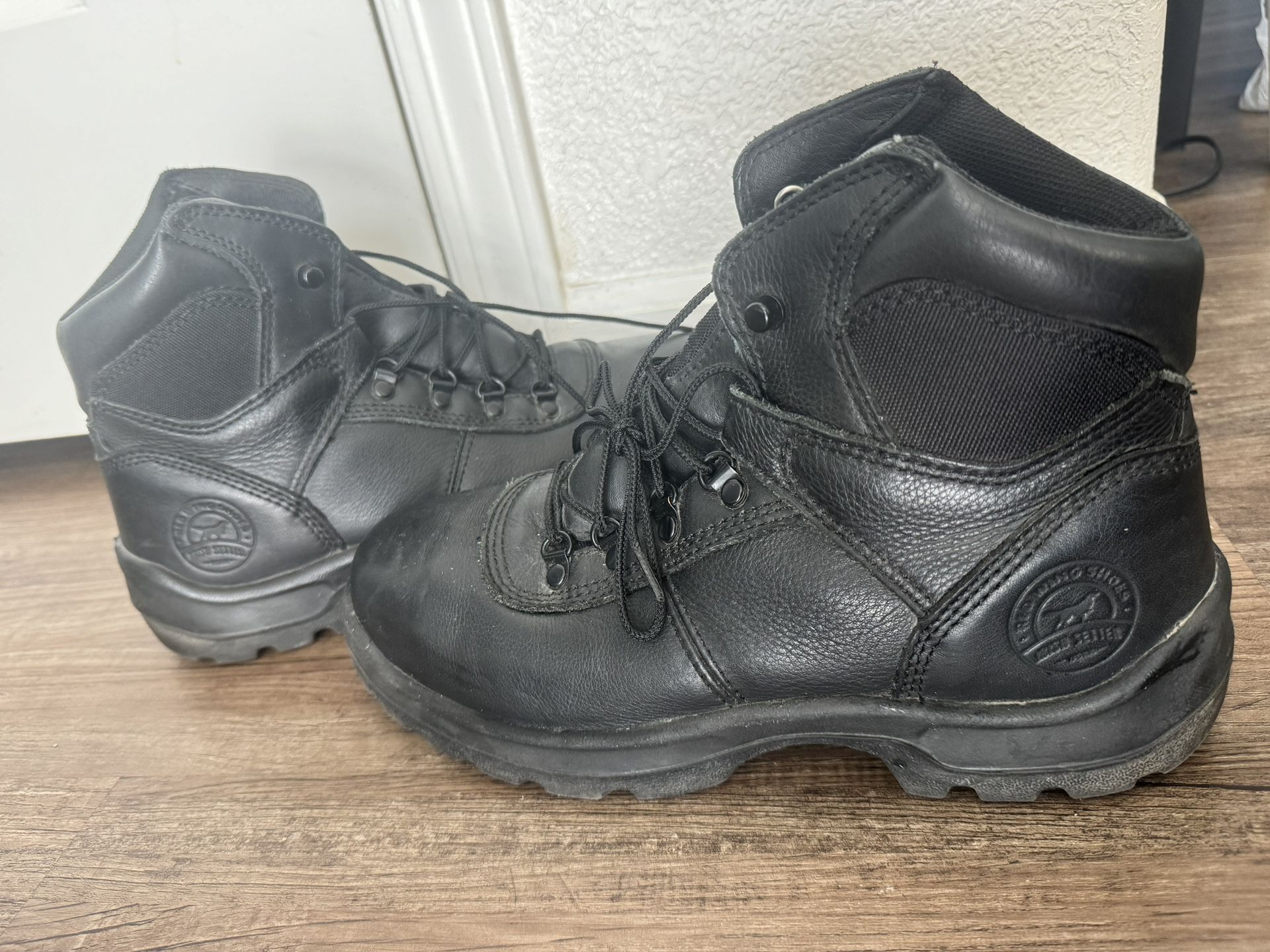 Red Wing Boots Steel Toe 9.5 Oil Resistant