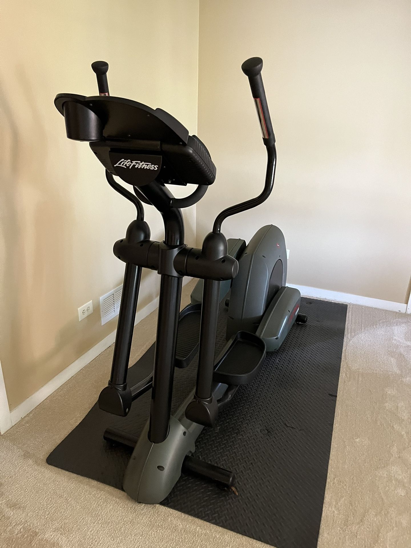 Commercial Grade Elliptical
