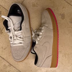 Jordan 1 Low White Gum Hyper Pink