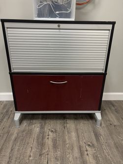 FILE CABINET (missing keys )