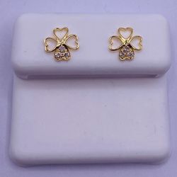 10KT Gold With Diamond Earrings 