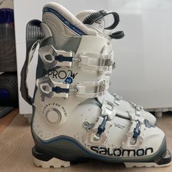 Women’s Salomon Ski Boots