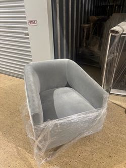 Restoration hardware swivel chair