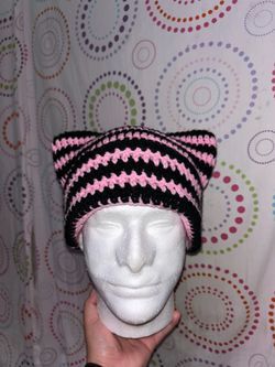 Handmade Crochet Cat Ear Beanie 🖤💗