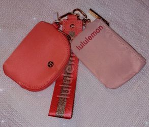 Lulu wristlet