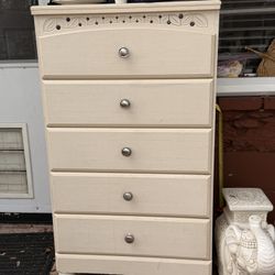 Chest Dresser 