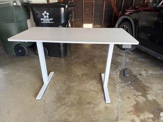 Sitting/Standing desk