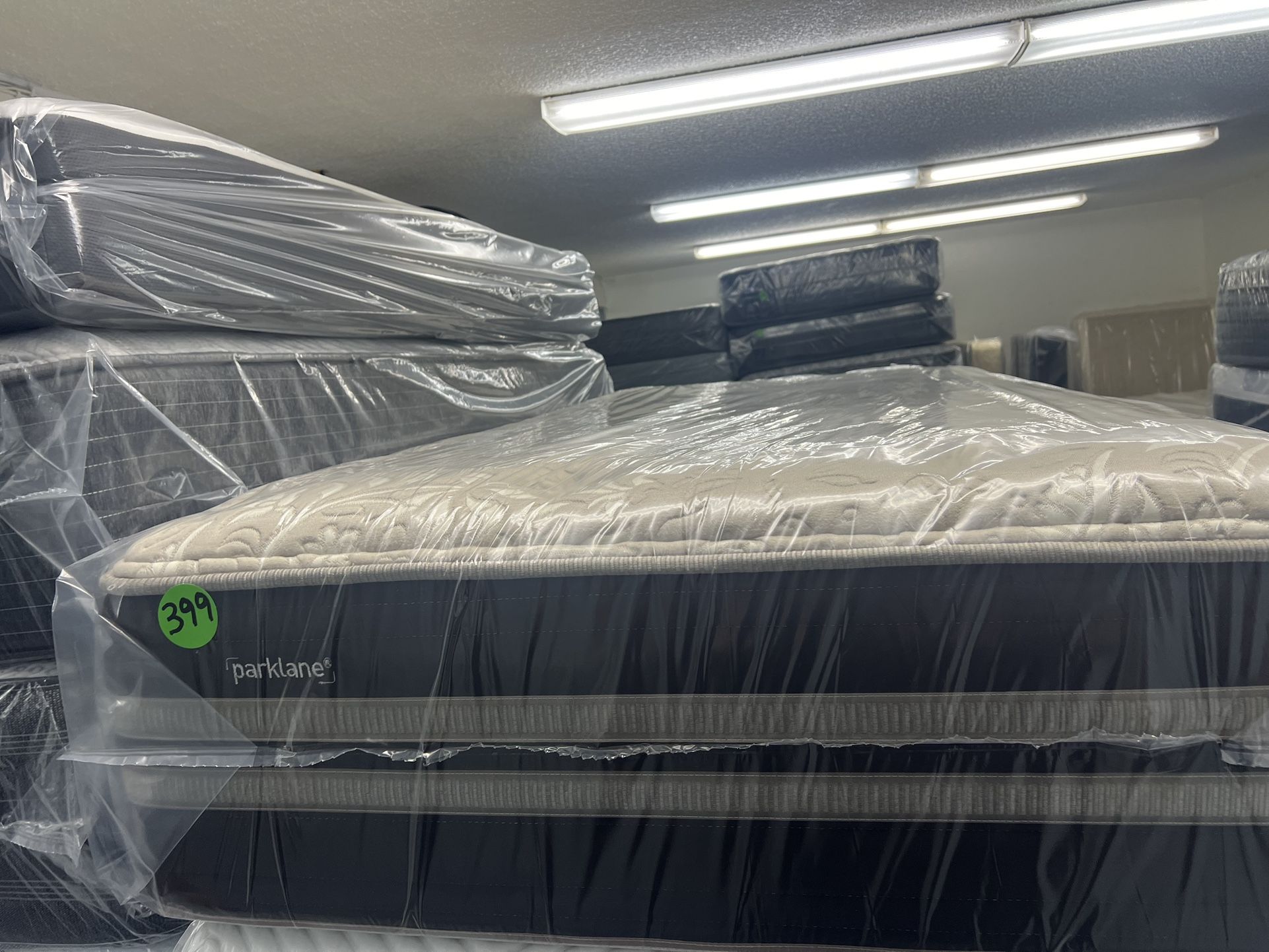 TWIN SIZE PARKLANE MATTRESS & BOX SPRING BED SET