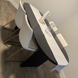 Dining Table And 4 Chairs 