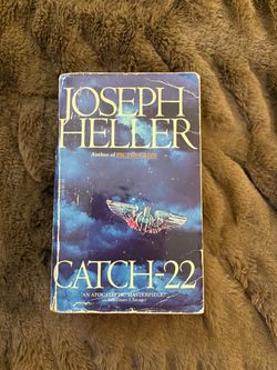 Catch-22 by Joseph Heller 1990 Dell Laurel edition