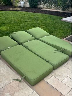 Layout chair cushion
