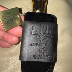 De perfume. Anfasak. Oud.  Deep perfume.