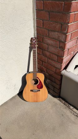 Yamaha guitar f335
