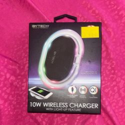 10W wireless charger with light up feature 