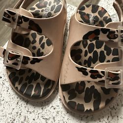 7c Sandals
