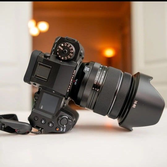 Fujifilm X H2 Camera With Lens