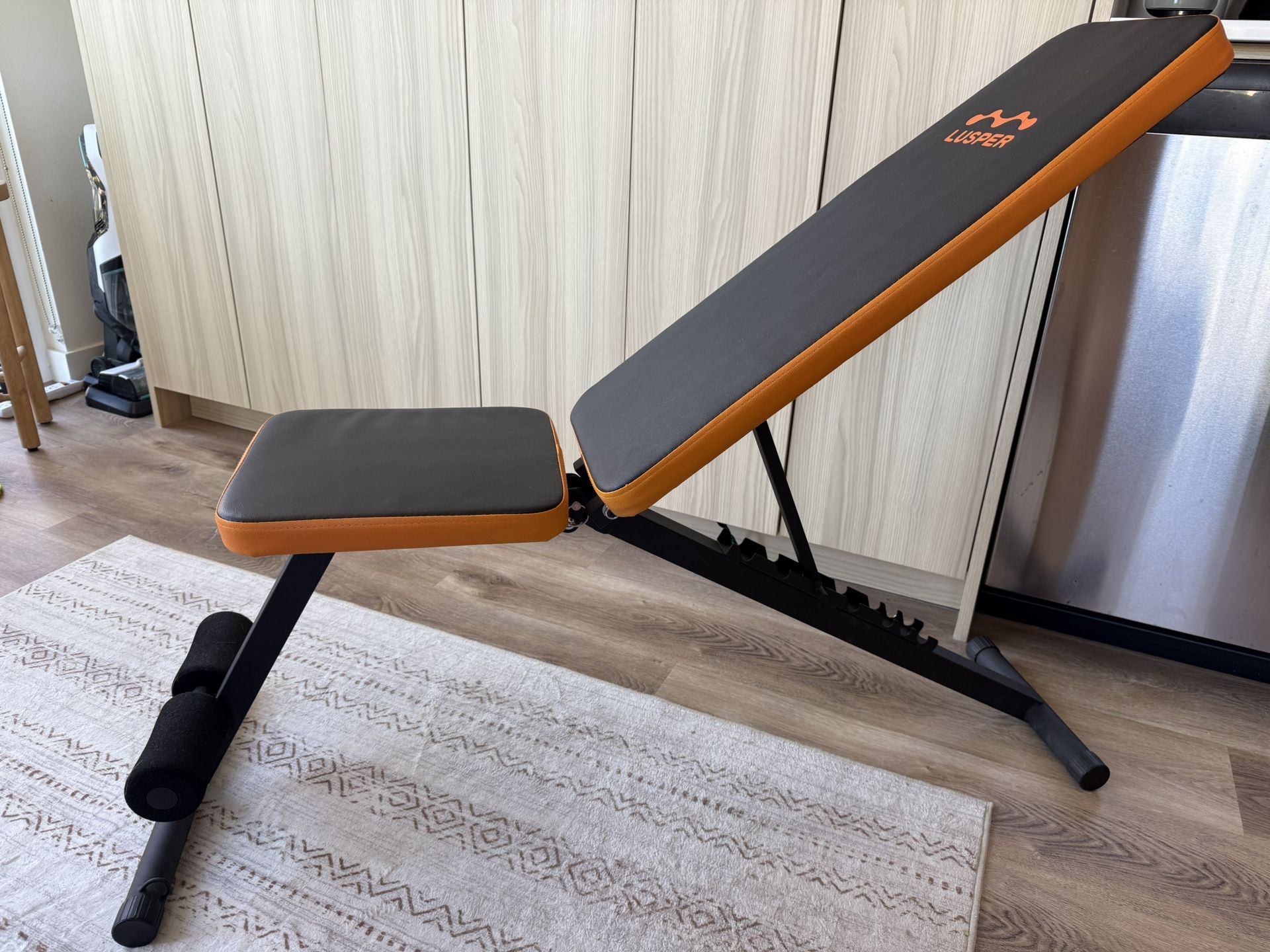 FOLDING WORKOUT WEIGHT BENCH