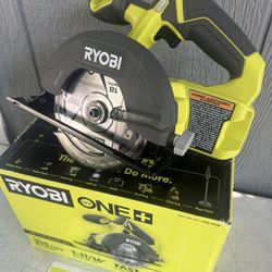 RYOBI ONE+ 18V Cordless 5 1/2 in. Circular Saw (Tool Only)