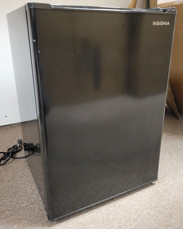 INSIGNIA Mini Fridge