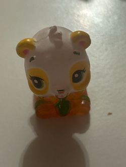 Hatchimals Colleggtibles Yellow White Panda Bear Silver Wings Figure