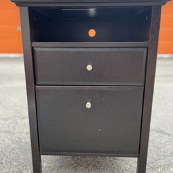 Night Stand With Drawers