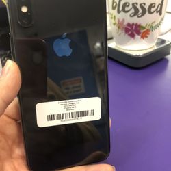 Factory unlocked iPhone x 64 gb, excellent conditions store warranty 