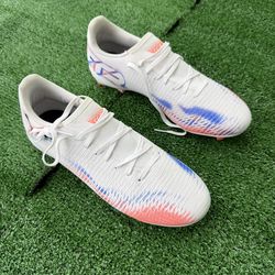 Puma white future play 8 size 11, 8.5
