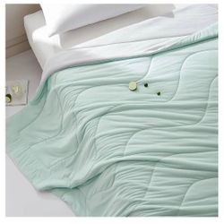 Ventidora 2024 New Updated Cooling Comforter Lightweight Blanket for Night Sweats Hot Sleepers, Soft Breathable Dacron Fiberfill Summer Bec ding Comfo