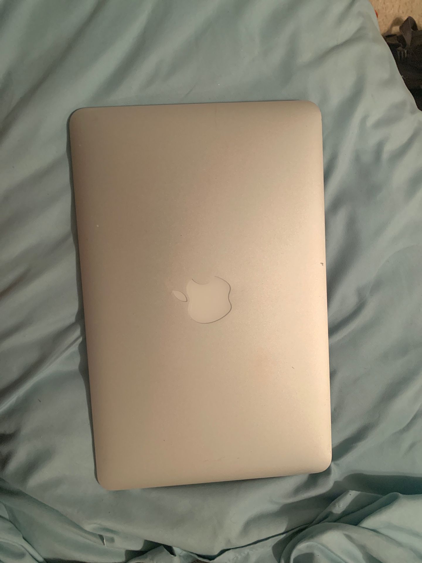Apple MacBook 11 inch