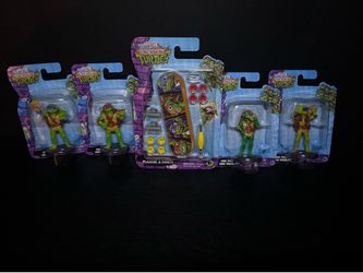 Tales of Teenage Mutant Ninja Turtles Mini Figure Set & Skateboard
