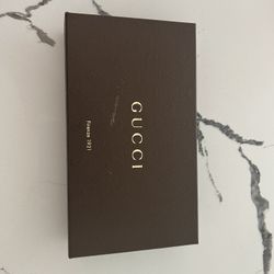 Gucci Red And Wallet 