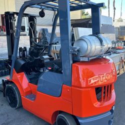 Toyota 5000lb Forklift
