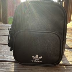 Adidas mini backpack 