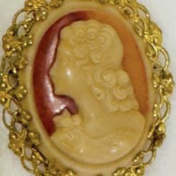 Vintage Victorian Cameo Brooch 