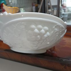 Vtg Duncan Miller Imperial Milk Glass Grapes & Leaves Bowl