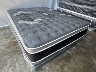 12in Cal King or King Size Oasis Thermo Jumbo Pillow Top Mattress and Boxspring 