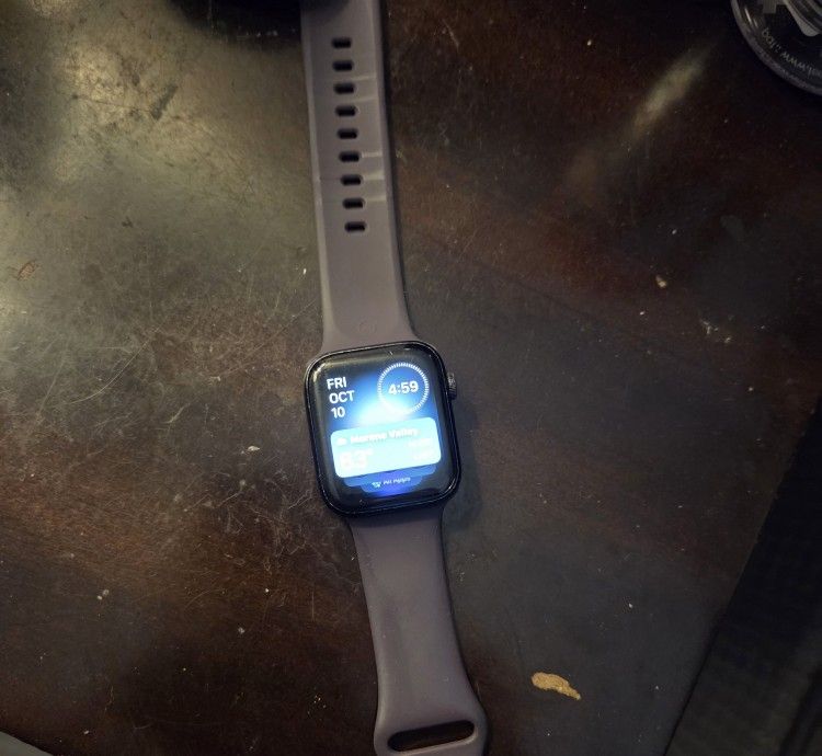 Apple Watch SE (GPS) (2nd Generation)