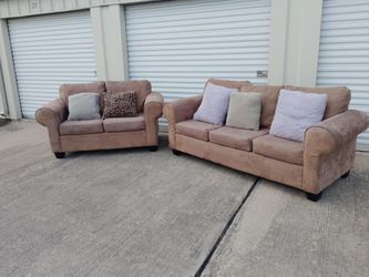 Sofa set two pieces very comfy