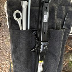 Car Jack For Sale!!! (Van , Truck 4 Ton)