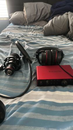Focusrite Scarlett Solo Studio 4th Gen Pack