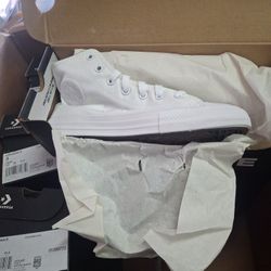 Converse Hi Tops  Size 3 Youth 