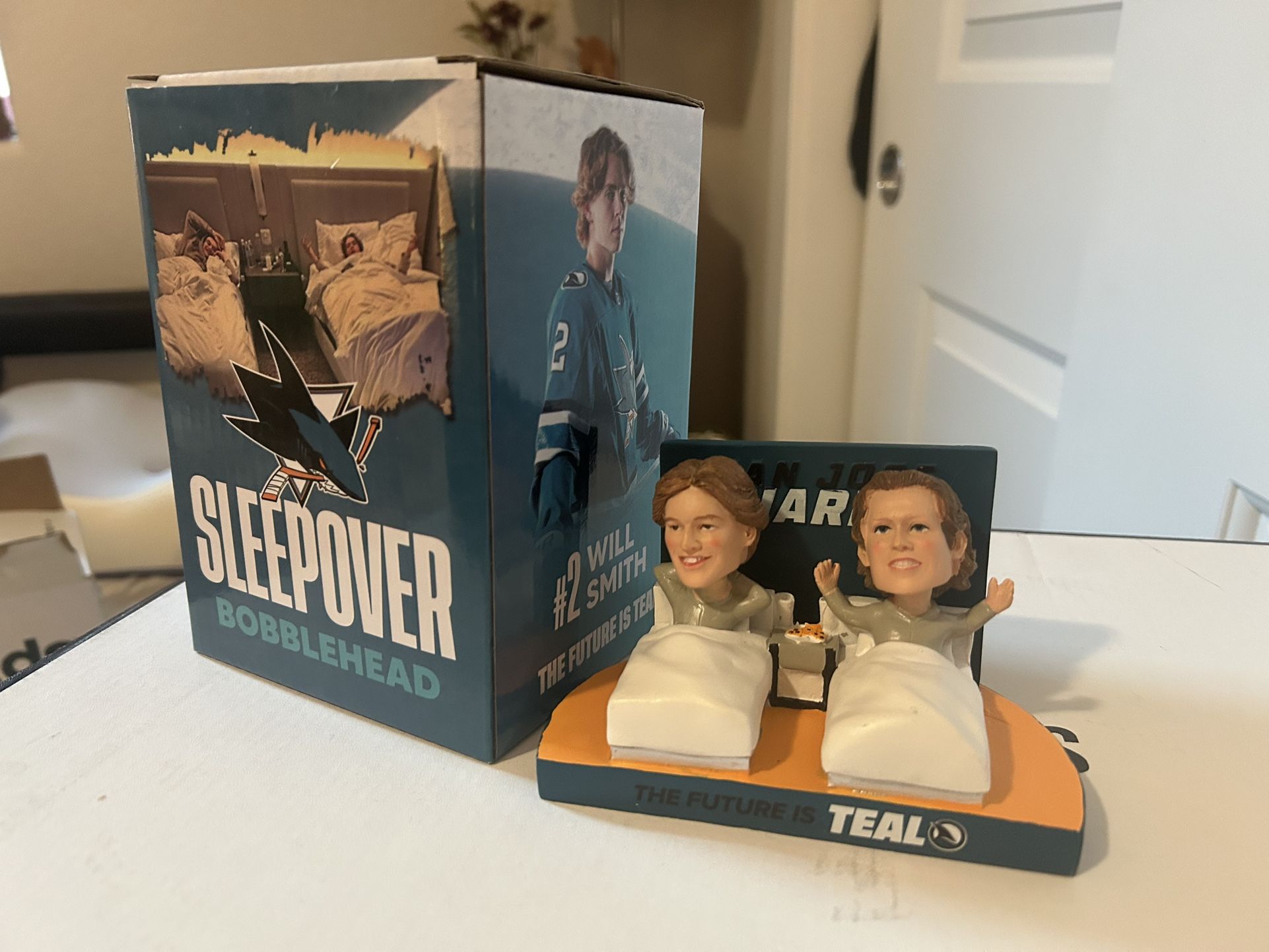 Sharks : NHL - Sleepover Bobble Head (Celebrini #71 Smith #2)