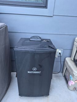 Masterbuilt 30" Digital Electric Smoker – Black
