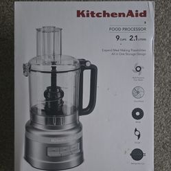 [New] - KitchenAid 9 Cup Food ProcessorWHAT'S INCLUDED

Included: (1) 9 cup work bowl, (1) Lid, (1) Multi-purpose blade, (1) Reversible medium slicing