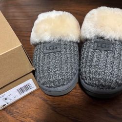 Ugg slippers 